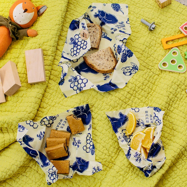 Lunch Pack in Bees and Bears Print